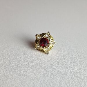Vintage Star Lapel Pin Red And Clear RhinestonesGood used condition
